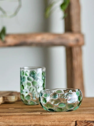 Schaal glas groen Rondha 12cm van Bloomingville, toegepast in een sfeervolle interieursetting