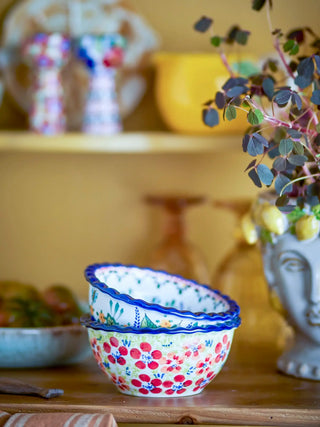 Schalen aardewerk rood Florist - set van 2 van Bloomingville, toegepast in een sfeervolle interieursetting