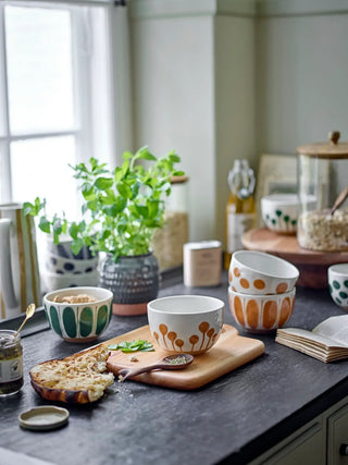 Schalenset aardewerk blauw Linora - set van 3 van Bloomingville, in een gestileerde detailopstelling