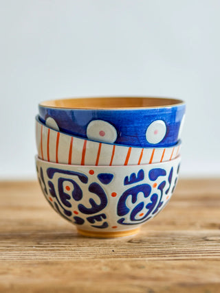 Schalenset Eviaya blauw aardewerk - set van 3 van Bloomingville, in een gestileerde productopstelling