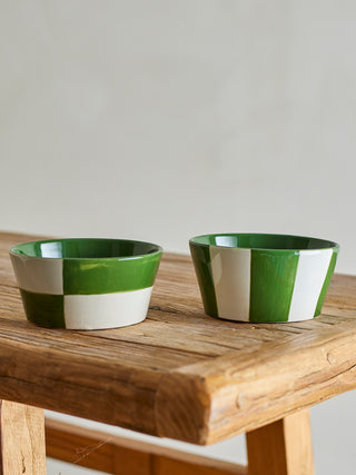 Schalenset groen aardewerk Floki - 4 stuks van Bloomingville, toegepast in een sfeervolle interieursetting