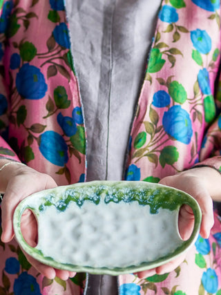 Serveerschaal aardewerk groen Prim 22cm van Bloomingville, toegepast in een sfeervolle interieursetting