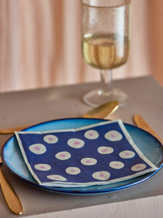 Servetten papier blauw Eviaya van Bloomingville, toegepast in een sfeervolle interieursetting