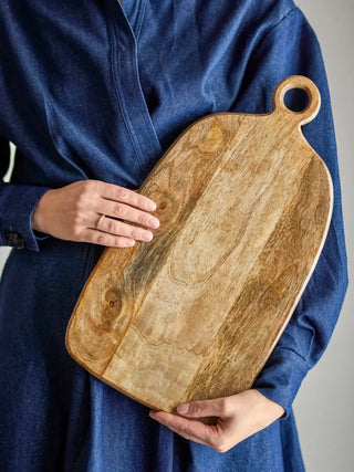 Snijplank mangohout naturel Nonnie 24x45cm van Bloomingville, toegepast in een sfeervolle interieursetting