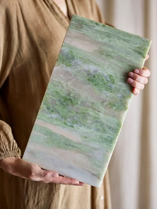 Snijplank marmer groen Keika 20x38cm van Bloomingville, toegepast in een sfeervolle interieursetting