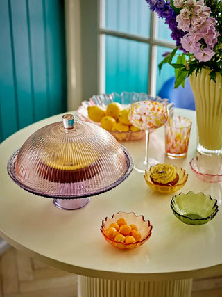 Taartplateau glas paars Tayo 32cm van Bloomingville, in een gestileerde detailopstelling