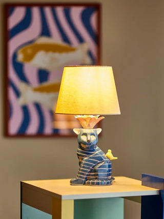 Tafellamp aardewerk blauw Eri 40cm van Bloomingville, toegepast in een sfeervolle interieursetting