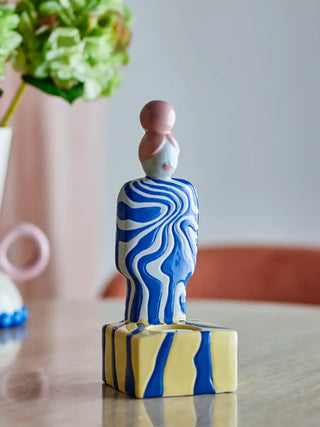 Theelichthouder aardewerk 25cm van Bloomingville, toegepast in een stijlvolle woonkamer