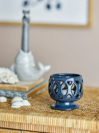 Theelichthouder aardewerk blauw Patty 9cm van Bloomingville, toegepast in een sfeervolle interieursetting
