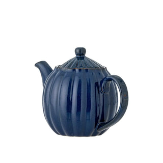Theepot aardewerk blauw Latina van Bloomingville, aan de achterzijde met afwerking zichtbaar