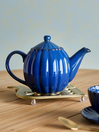 Theepot aardewerk blauw Latina van Bloomingville, toegepast in een sfeervolle interieursetting