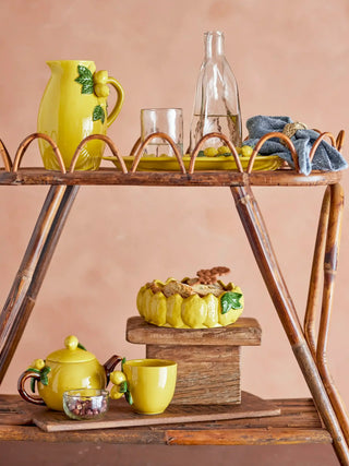 Theepot aardewerk geel Limone 750ml van Bloomingville, in een gestileerde detailopstelling