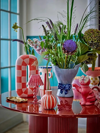 Theepot aardewerk Missy 20cm van Bloomingville, aan de achterzijde met afwerking zichtbaar