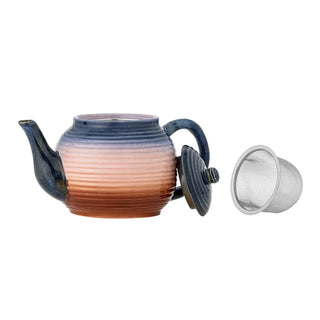 Theepot aardewerk multi Tatum - 0,9L van Bloomingville, schuin bekeken met vorm en afwerking zichtbaar