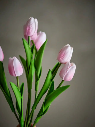 Tulpenboeket roze van Bloomingville, in een gestileerde detailopstelling
