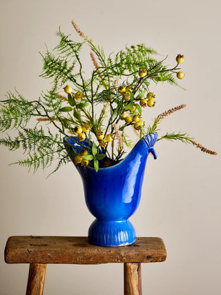 Vaas aardewerk blauw Wylie 26cm van Bloomingville, toegepast in een sfeervolle interieursetting
