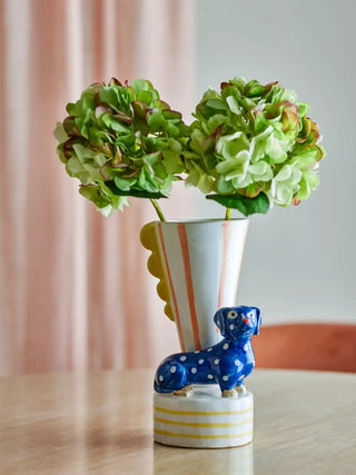 Vaas aardewerk multi dachsy 21cm van Bloomingville, toegepast in een sfeervolle interieursetting