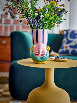 Vaas aardewerk roze Miss Jody 22cm van Bloomingville, aan de achterzijde met afwerking zichtbaar