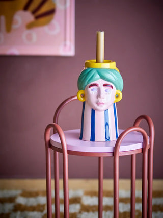 Vaas aardewerk roze Miss Jody 22cm van Bloomingville, in een gestileerde detailopstelling
