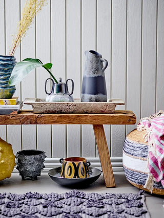 Vaas aardewerk zwart Selim 18cm van Bloomingville, toegepast in een sfeervolle interieursetting