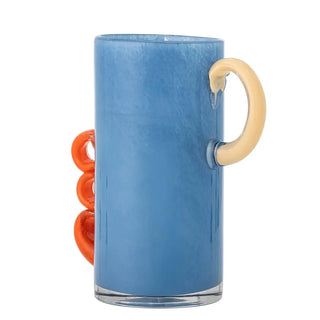 Vaas glas blauw Carlie 25cm van Bloomingville, schuin bekeken met vorm en afwerking zichtbaar