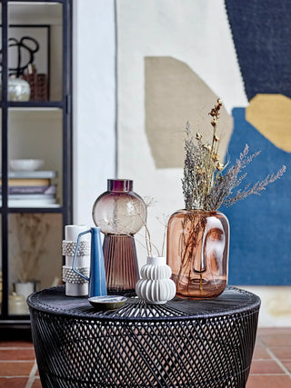 Vaas glas bruin Amida 25cm van Bloomingville, toegepast in een sfeervolle interieursetting