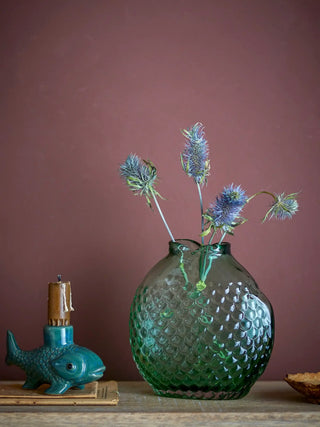 Vaas glas groen Bree 16cm van Bloomingville, toegepast in een sfeervolle interieursetting