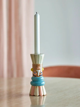Vaas keramiek multi Minio 17cm van Bloomingville, geplaatst in een ruimtelijke woonomgeving