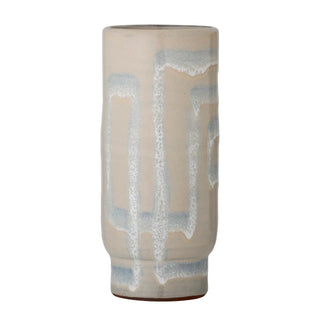 Vaas terracotta nature Vefa 28cm van Bloomingville, schuin bekeken met vorm en afwerking zichtbaar