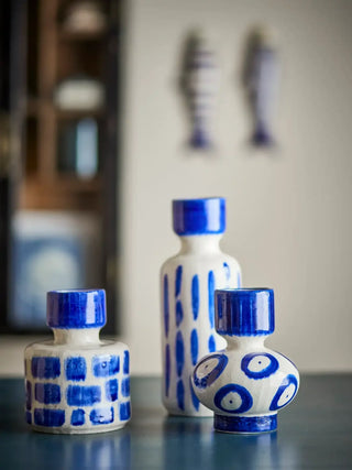 Vazenset aardewerk blauw Romane - set van 3 van Bloomingville, toegepast in een sfeervolle interieursetting