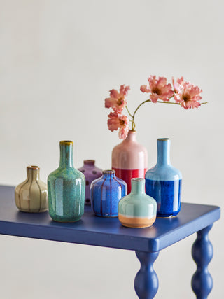 Vazenset aardewerk Maien - set van 7 van Bloomingville, toegepast in een sfeervolle interieursetting