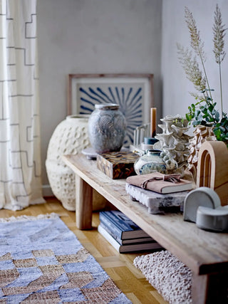 Vloerkleed jute blauw Vikka 75x245cm van Bloomingville, toegepast in een sfeervolle interieursetting