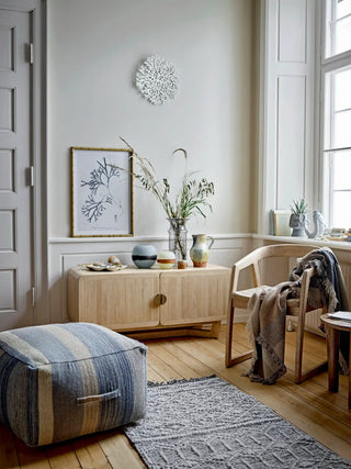 Vloerkleed polyester grijs Maisy 75x245cm van Bloomingville, toegepast in een sfeervolle interieursetting