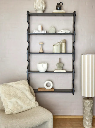 Vloerlamp aardewerk beige Jani 114cm van Bloomingville, toegepast in een sfeervolle interieursetting