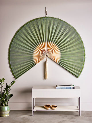 Wanddecoratie groen bamboe Jaime 145cm van Bloomingville, toegepast in een sfeervolle interieursetting