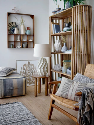 Wandplank gerecycled hout Marino 70x88cm van Bloomingville, toegepast in een sfeervolle interieursetting