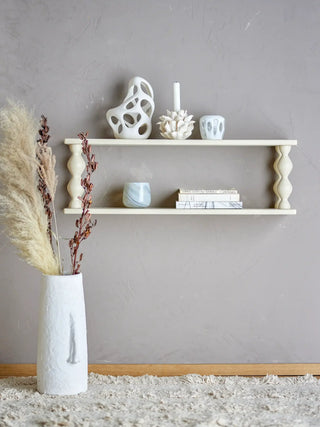 Wandplank mdf wit Salino 80cm van Bloomingville, toegepast in een sfeervolle interieursetting