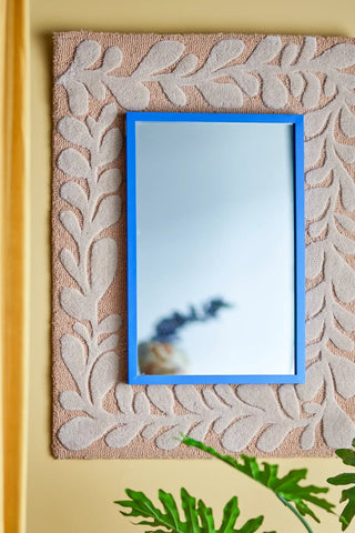 Wandspiegel mdf blauw Atle 40x60cm van Bloomingville, in een gestileerde productopstelling