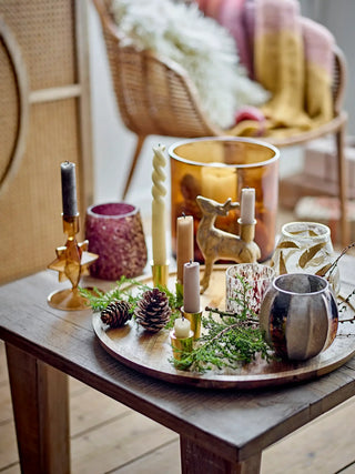 Waxinelichthouder gerecycled glas goud Felecia van Bloomingville, in een gestileerde productopstelling