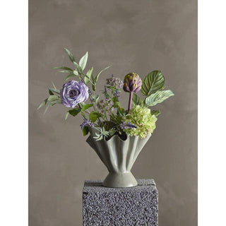 Whisper bouquet paars van Bloomingville, toegepast in een sfeervolle interieursetting