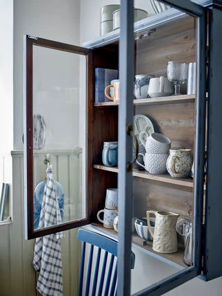 Wijnglas gerecycled glas Kiyomi van Bloomingville, in een gestileerde productopstelling