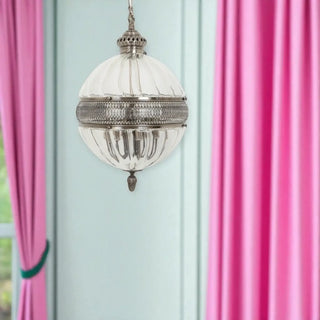Hanglamp Covelo antiek zilver 50cm van D&C, toegepast in een sfeervolle interieursetting