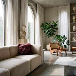 Kussen Pebble Brick red van Haans Lifestyle, toegepast op een stoel of bank in een interieursetting