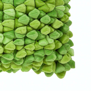 Kussen Pebble groen 45x45cm van Haans Lifestyle, van dichtbij met de zachte structuur zichtbaar
