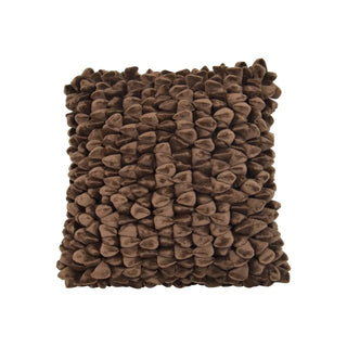 Kussen Pebble Hazelnut 45x45cm van Haans Lifestyle, van opzij met vorm en afwerking zichtbaar