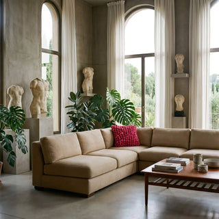Kussen Pebble Lady pink van Haans Lifestyle, toegepast op een stoel of bank in een interieursetting