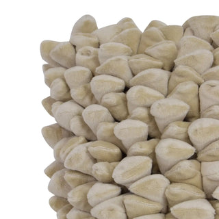 Kussen Pebble Moon white 45x45cm van Haans Lifestyle, aan de achterzijde met stof en afwerking zichtbaar