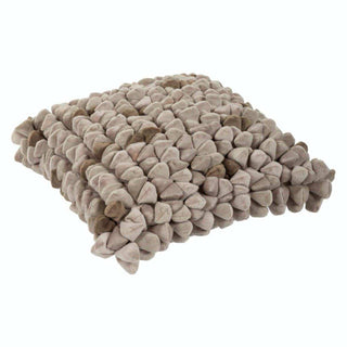 Kussen Pebble taupe 45x45cm van Haans Lifestyle, duidelijk als hoofdfoto afgebeeld