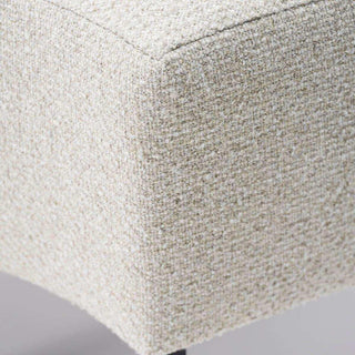 Detail van hoekelement Natuur met grof geweven bekleding en naden rond de hoek
