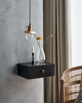 Bedsi zwarte wandtafel mangohout 35cm van House Doctor, toegepast in een sfeervolle interieursetting